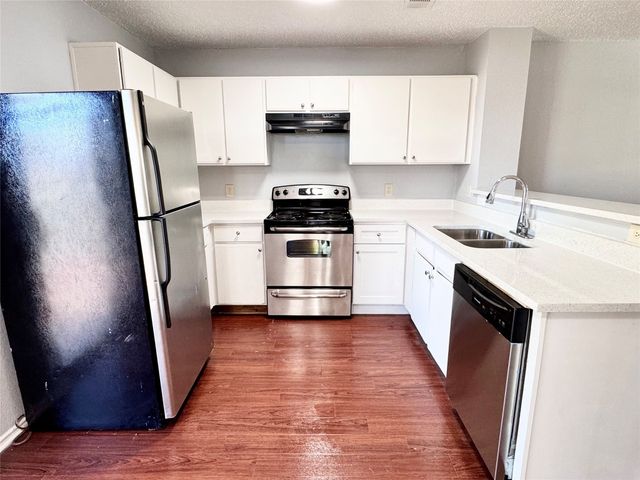 6723 Ambercrest Drive, Arlington, TX 76002