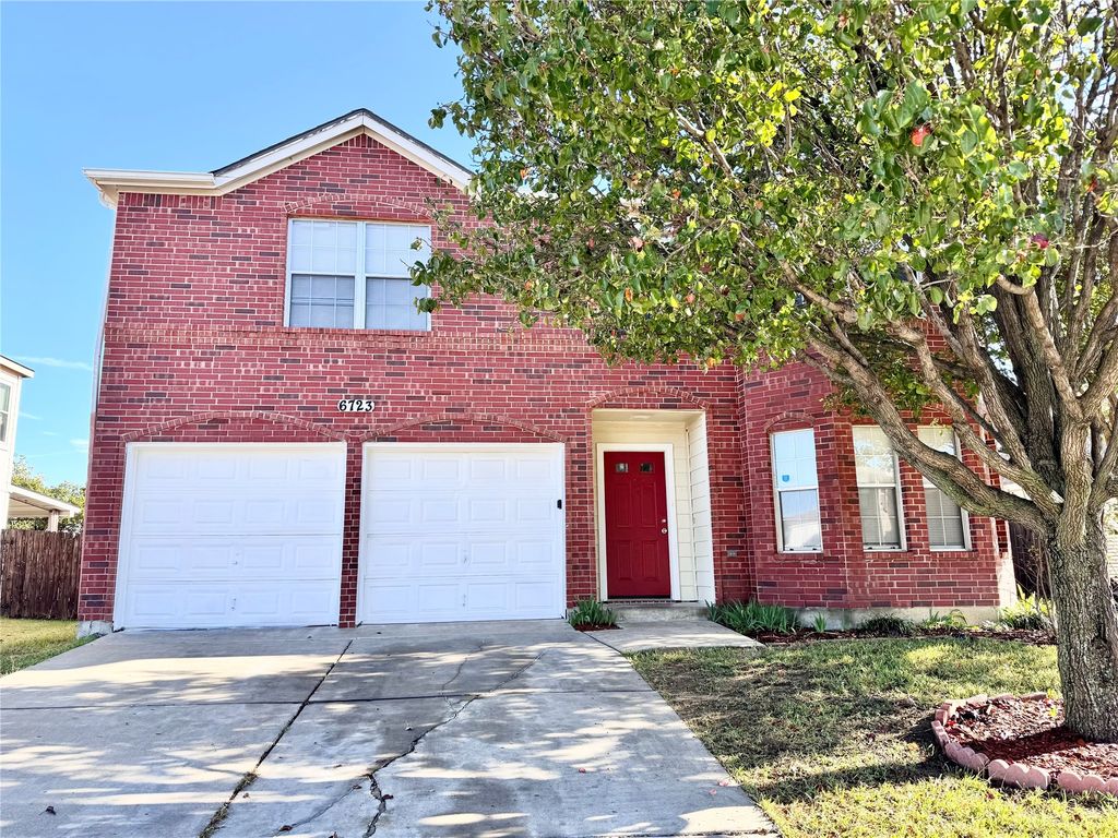 6723 Ambercrest Drive, Arlington, TX 76002