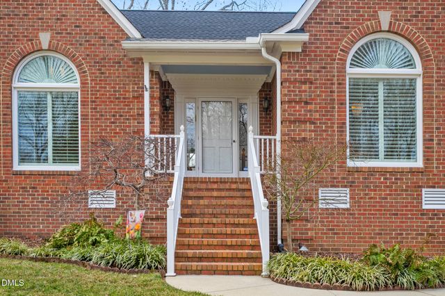 2708 Sturbridge Court, Burlington, NC 27215