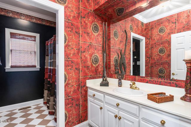 2708 Sturbridge Court, Burlington, NC 27215