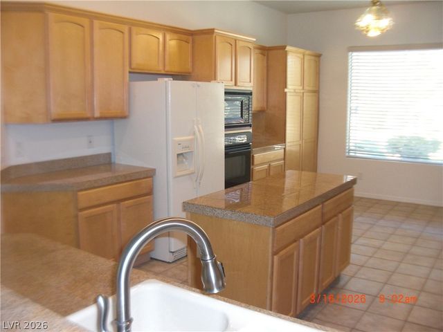 9 Morninglow Pass, Henderson, NV 89052