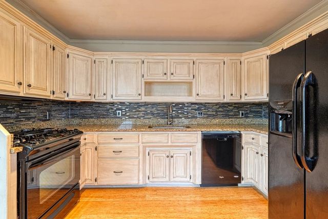 595 Woodland Street, Spartanburg, SC 29302