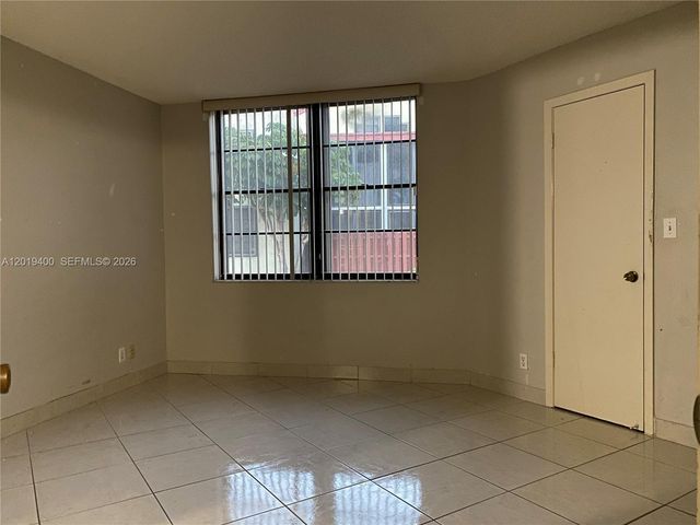 210 Lake Pointe Dr 114, Oakland Park, FL 33309