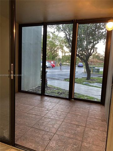 210 Lake Pointe Dr 114, Oakland Park, FL 33309