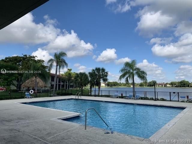 210 Lake Pointe Dr 114, Oakland Park, FL 33309