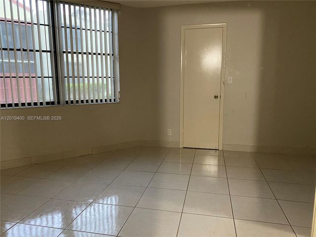 210 Lake Pointe Dr 114, Oakland Park, FL 33309