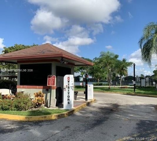 210 Lake Pointe Dr 114, Oakland Park, FL 33309