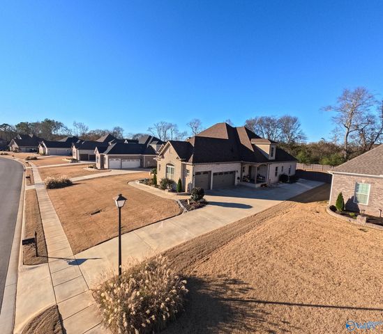 121 Phillipsridge Drive, Huntsville, AL 35811