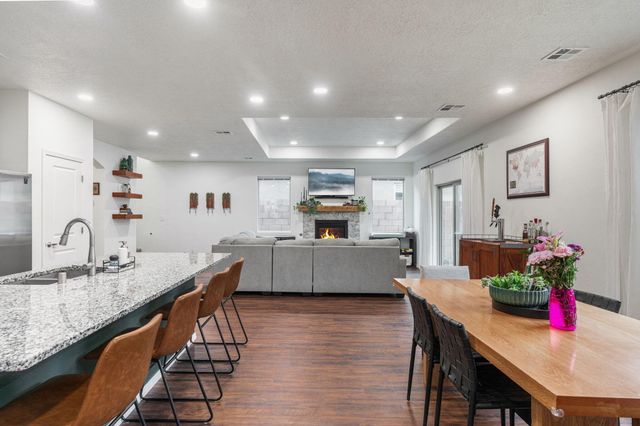 2024 Lobo Trot Court SE, Albuquerque, NM 87123