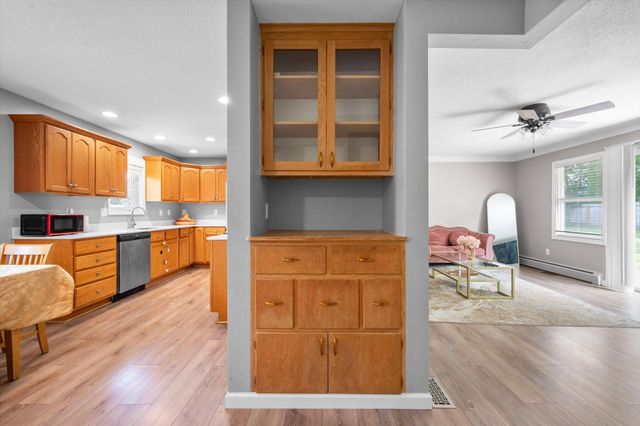 2656 Fremont Avenue E, Maplewood, MN 55119
