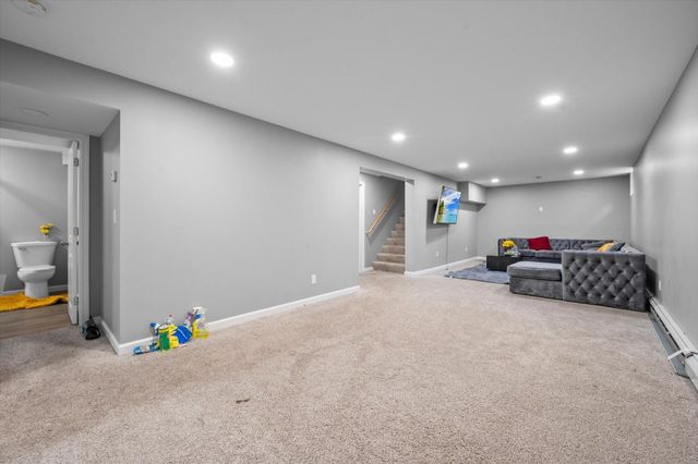2656 Fremont Avenue E, Maplewood, MN 55119