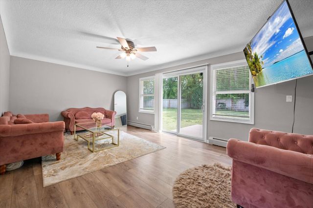 2656 Fremont Avenue E, Maplewood, MN 55119