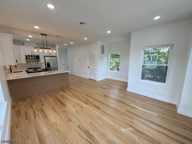 93 Melville Pl, Irvington Twp., NJ 07111