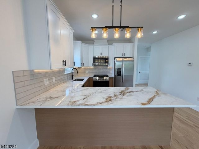 93 Melville Pl, Irvington Twp., NJ 07111