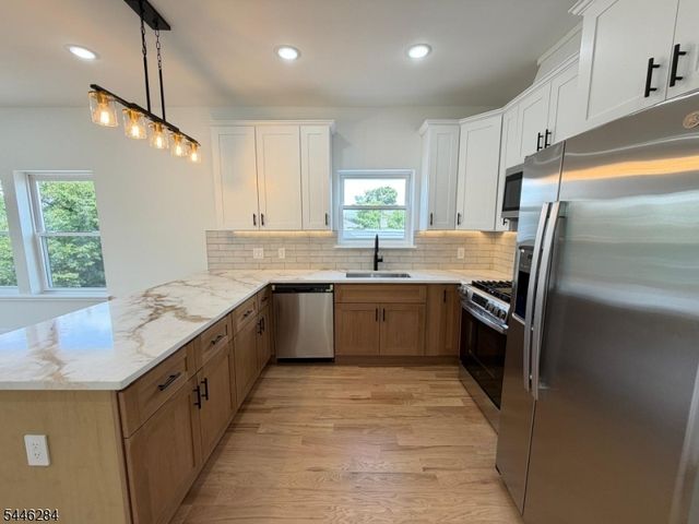 93 Melville Pl, Irvington Twp., NJ 07111