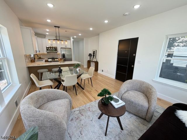 93 Melville Pl, Irvington Twp., NJ 07111