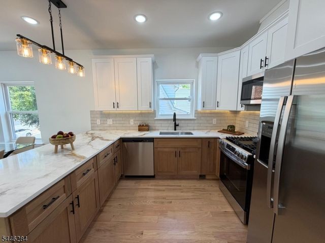 93 Melville Pl, Irvington Twp., NJ 07111