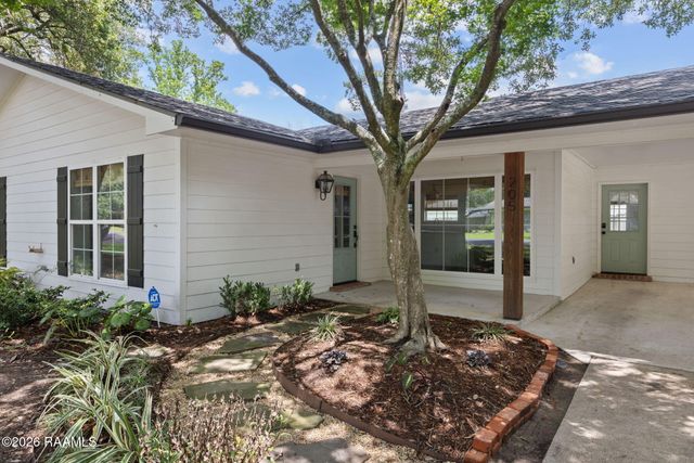 205 Live Oak Drive, Lafayette, LA 70503