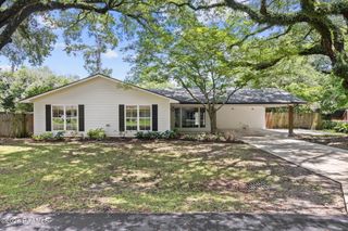 205 Live Oak Drive, Lafayette, LA 70503