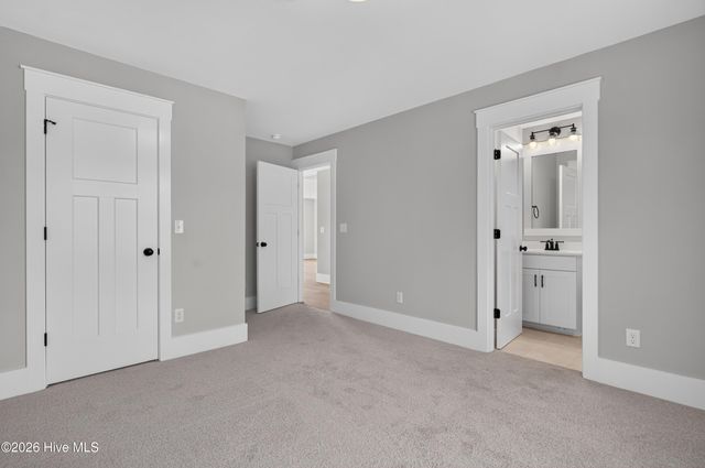 323 Grayhawk Circle, Wilmington, NC 28411