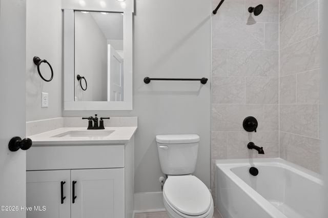 323 Grayhawk Circle, Wilmington, NC 28411