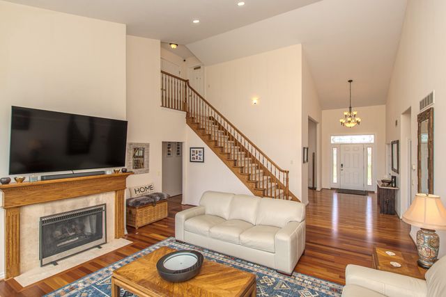 4324 Lohr Road, Ann Arbor, MI 48108