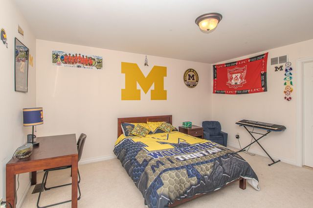 4324 Lohr Road, Ann Arbor, MI 48108