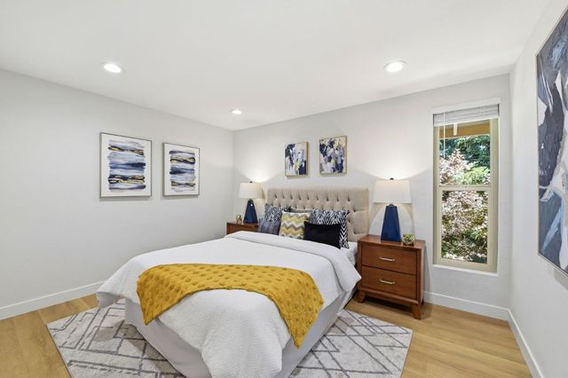 209 E Red Oak Drive F, Sunnyvale, CA 94086