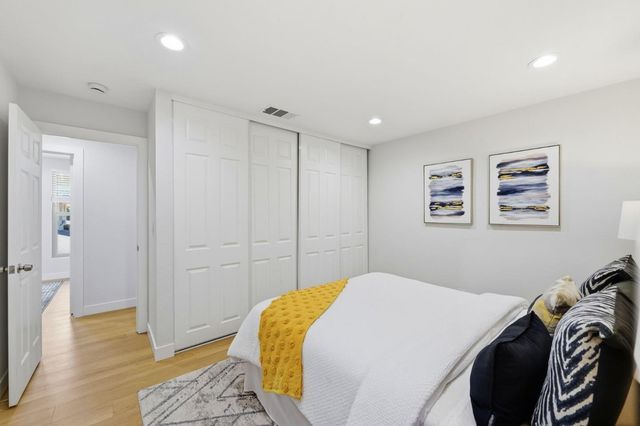 209 E Red Oak Drive F, Sunnyvale, CA 94086