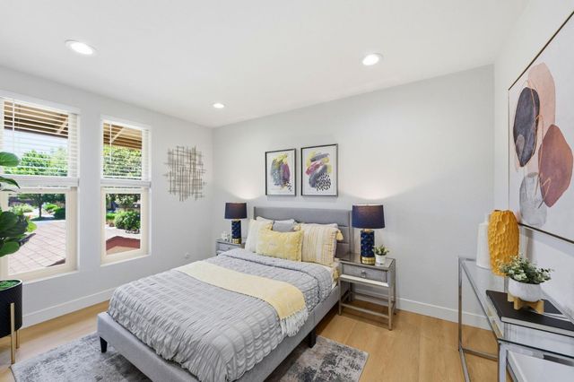 209 E Red Oak Drive F, Sunnyvale, CA 94086
