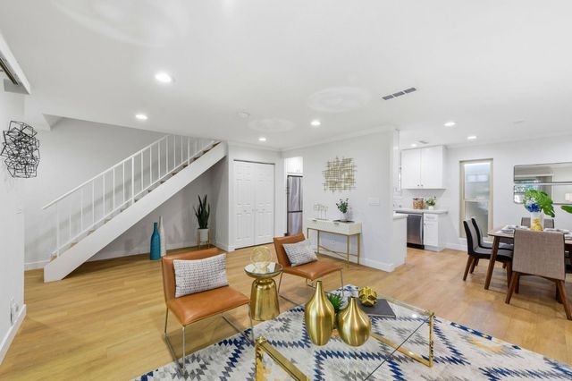 209 E Red Oak Drive F, Sunnyvale, CA 94086