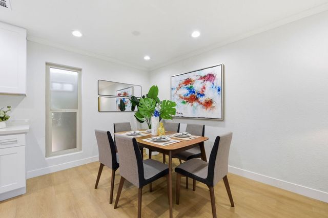 209 E Red Oak Drive F, Sunnyvale, CA 94086