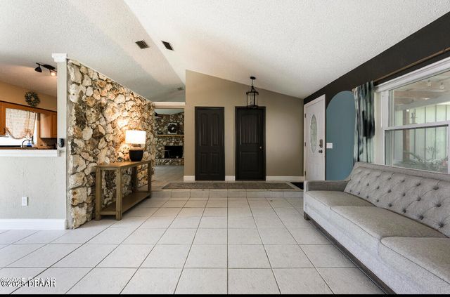 915 Sandle Wood Drive, Port Orange, FL 32127