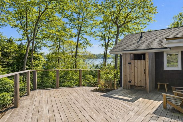 33 Peters Path, East Hampton, NY 11937