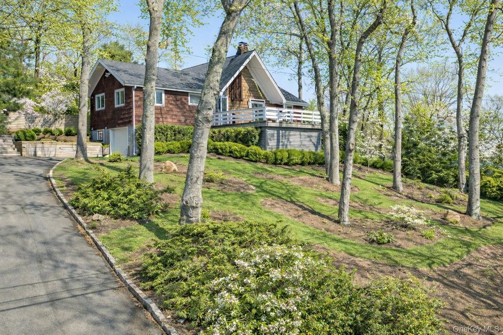 33 Peters Path, East Hampton, NY 11937
