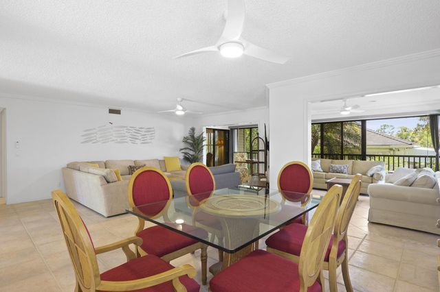 5172 SE Club Way 207, Stuart, FL 34997