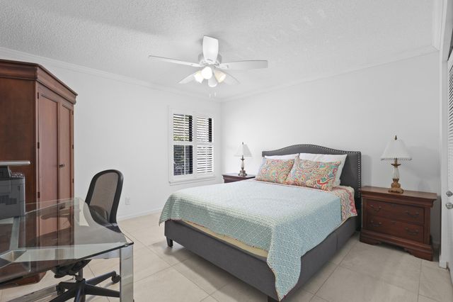 5172 SE Club Way 207, Stuart, FL 34997