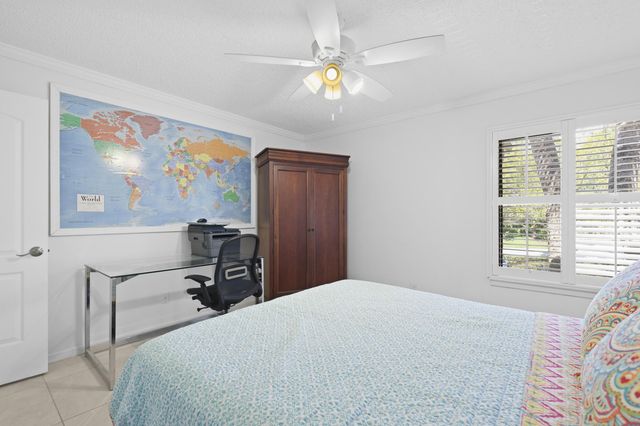 5172 SE Club Way 207, Stuart, FL 34997
