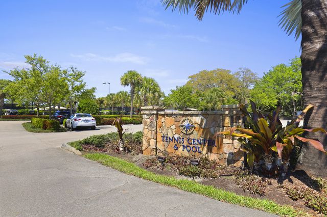 5172 SE Club Way 207, Stuart, FL 34997