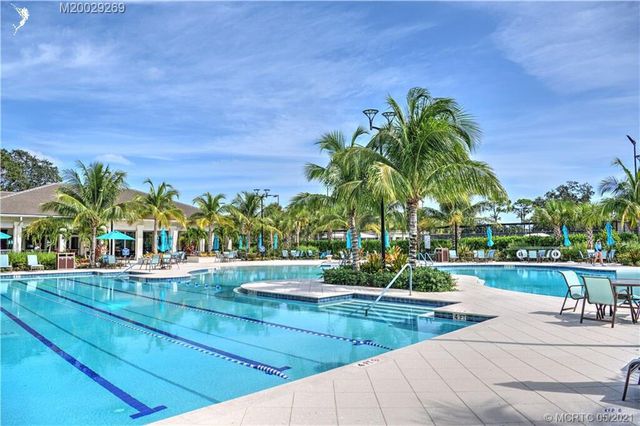 5172 SE Club Way 207, Stuart, FL 34997