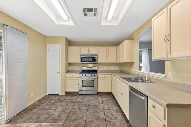 101 Presidio DR, Leander, TX 78641