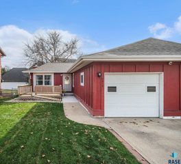 2815 E Klondike Trl Trail, Sioux Falls, SD 57103