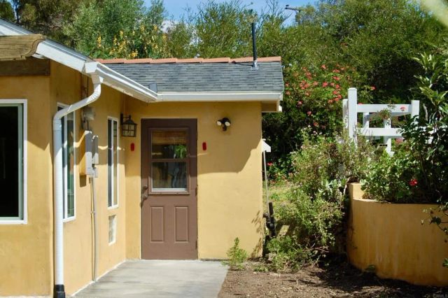 736 Mar Vista Drive, Vista, CA 92081