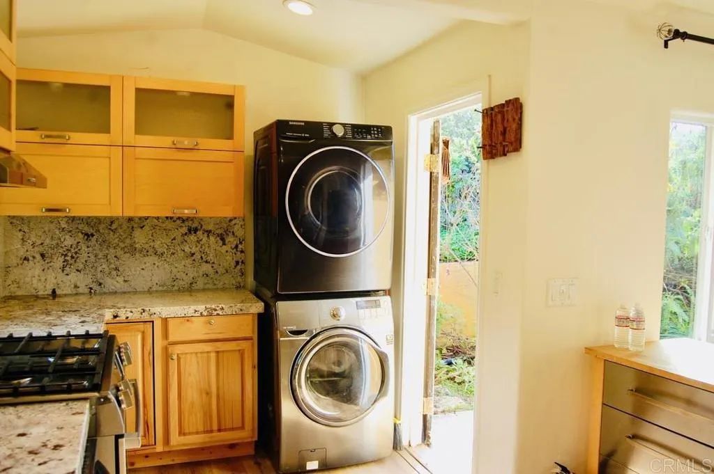 736 Mar Vista Drive, Vista, CA 92081