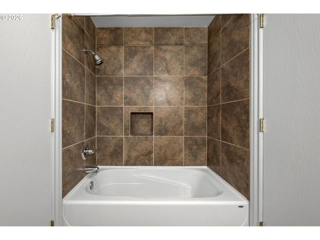 9070 Sw 130TH Ave, Beaverton, OR 97008