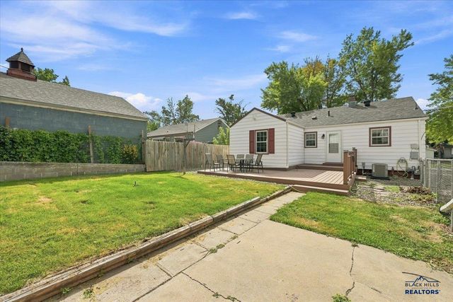 320 ST CHARLES, Rapid City, SD 57701