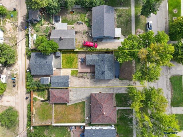 320 ST CHARLES, Rapid City, SD 57701