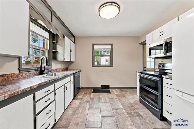 320 ST CHARLES, Rapid City, SD 57701