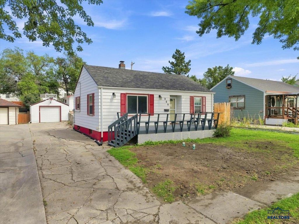 320 ST CHARLES, Rapid City, SD 57701