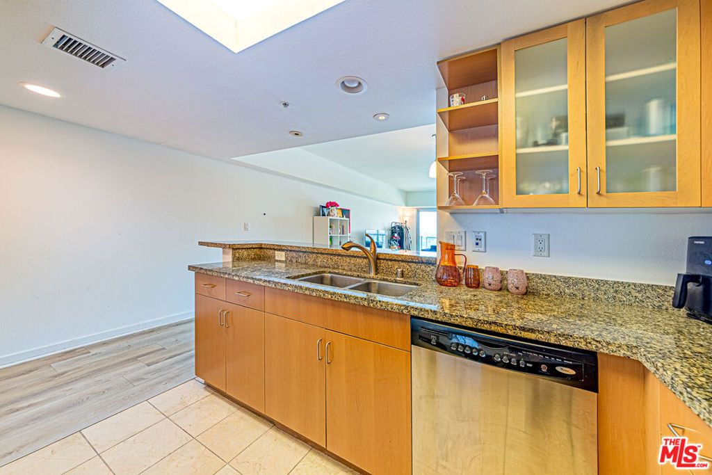 Image 12 of property listing at 13700 Marina Pointe Drive 1018, Marina Del Rey, CA 90292
